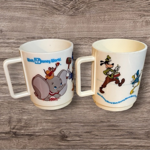 Vintage Disney Plastic Cups - Made in USA by deka - Picture 10 of 10